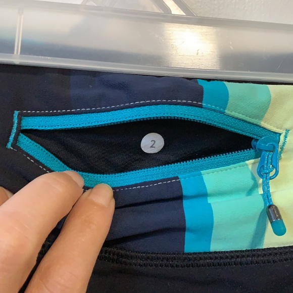 Lululemon leggings size 2 black - Picture 8 of 8